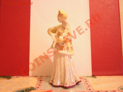Красивая  фарфоровая  статуэтка - P1010363.JPG