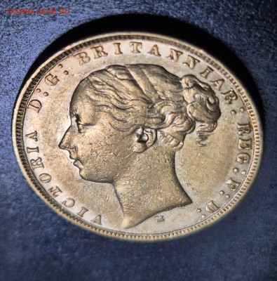 Соверен Фунт 1876 Виктория молодой потрет - 1