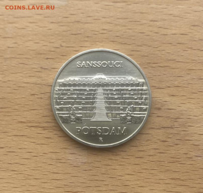Германия ГДР 5 марок 1986 Дворец Сан-Суси в Потсдаме - germanija_gdr_5_marok_1986_dvorec_san_susi_v_potsdame