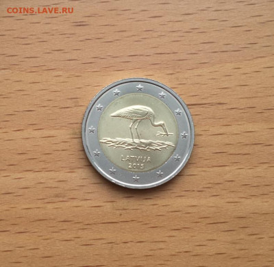 биметалл Латвия 2 евро 2015 Вымирающие виды Чёрный аист - bimetall_latvija_2_evro_2015_vymirajushchie_vidy_chernyj_aist_ptica_fauna