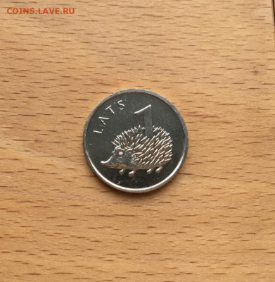 Латвия 1 лат 2012 Еж Фауна Животные - latvija_1_lat_2012_ezh_fauna_zhivotnye