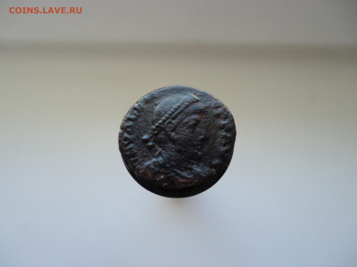 АЕ-3 Римская Империя  Валенс  364-378 Виктория шагает в лево - 5.JPG