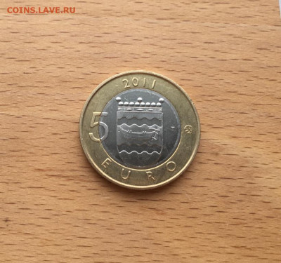 биметалл Финляндия 5 евро 2011 Исторические регионы Финлянди - bimetall_finljandija_5_evro_2011_istoricheskie_regiony_finljandii_uusimaa_gerb_lodka_korabl_flot