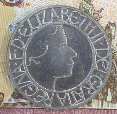 Великобритания Шайба 5 фунтов 2003 50 лет коронации до 27.08 - IMG_E0188.JPG