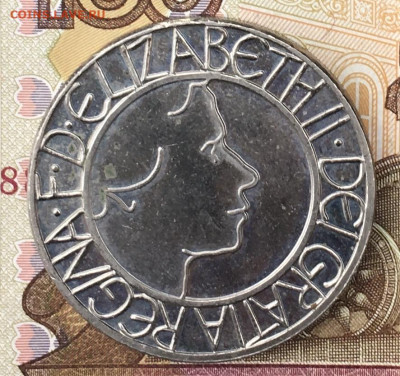 Великобритания Шайба 5 фунтов 2003 50 лет коронации до 18.09 - IMG_E0574.JPG