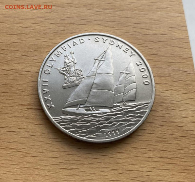 Крона Шайба Лаос 10 кипов 1999 Олимпийские игры Сидней 2000 - krona_shajba_laos_10_kipov_1999_olimpijskie_igry_sidnej_2000_parusnyj_sport_korabl_olimpiada
