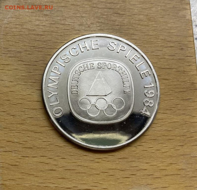 Жетон Медаль Германия Олимпийские Игры 1984 Прыжки на лыжах - zheton_medal_germanija_olimpijskie_igry_1984_pryzhki_na_lyzhakh_s_tramplina_pruf_proof_sport_olimpiada (1)