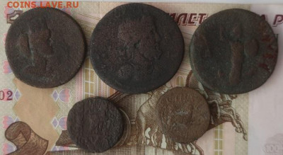 Восемь уставших античных медных монет - 8