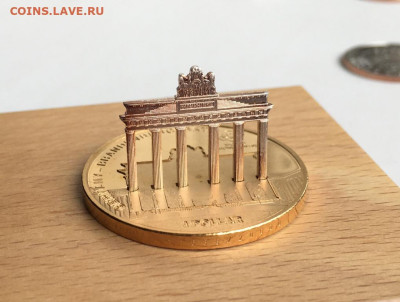 Крона Шайба Острова Кука 1$ доллар 2009 Германия Бранденбург - krona_shajba_ostrova_kuka_1_dollar_2009_germanija_brandenburgskie_vorota_v_berline (6)