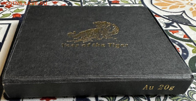 200 долларов 2010.Либерия Год тигра Золото 20 грамм - image-25-12-23-10-49-6