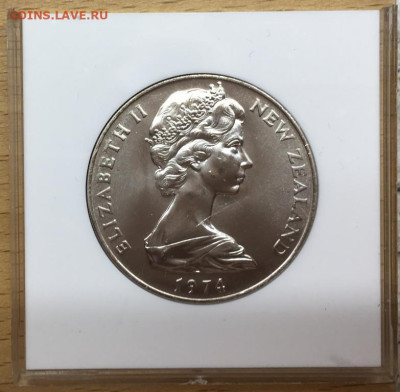 Крона Шайба Новая Зеландия 1$ доллар 1974 X Британские Игры - krona_shajba_novaja_zelandija_1_dollar_1974_x_britanskie_igry_sodruzhestva_sport_pamjatnaja_korobka (1)