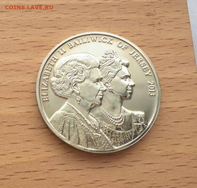 Крона Шайба Джерси 5 фунтов 2013 60 лет коронации Елизаветы - krona_shajba_dzhersi_5_funtov_2013_60_let_koronacii_elizavety (1)