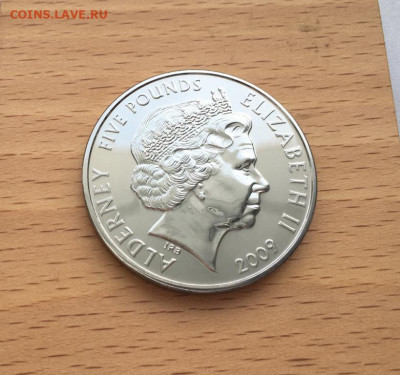 Крона Шайба Олдерни 5 фунтов 2009 50 лет выпуска Mini Мини - krona_shajba_olderni_5_funtov_2009_50_let_vypuska_mini_mini_avtomobil_mashina_avto (2)