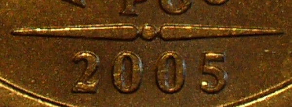 1 рубль 2005г. объясните каталожное описание - P1110047