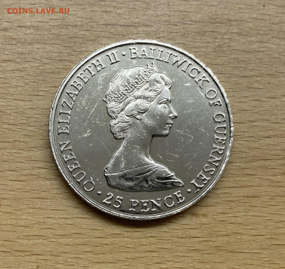 Крона Шайба Гернси 25 пенсов 1980 80 лет Королеве - матери - IMG_1319.JPG