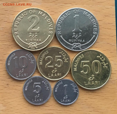 Набор Мальдивы 7 шт. 1 2 5 10 25 50 лари руфии Парусник Кора - nabor_maldivy_7_sht_1_2_5_10_25_50_lari_rufii_parusnik_korabl_ryba_cherepakha_cvety_fauna_flora_majak (1)