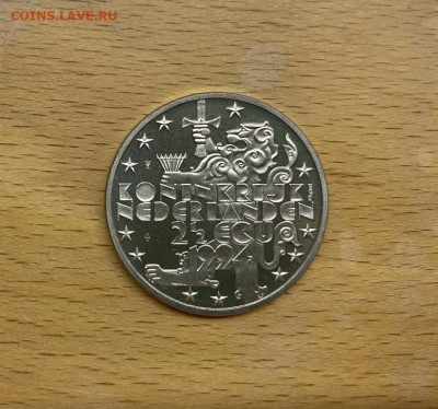 Нидерланды 2½ ЭКЮ 2,5 1994 85 лет со дня рождения Королевы-м - niderlandy_2_ekju_2_5_1994_85_let_so_dnja_rozhdenija_korolevy_materi (1)