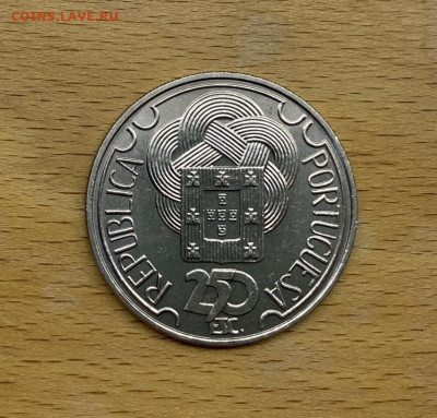 Крона Шайба Португалия 250 эскудо 1988 Летние Олимпийские - krona_shajba_portugalija_250_eskudo_1988_letnie_olimpijskie_igry_seul_olimpiada_sport (1)