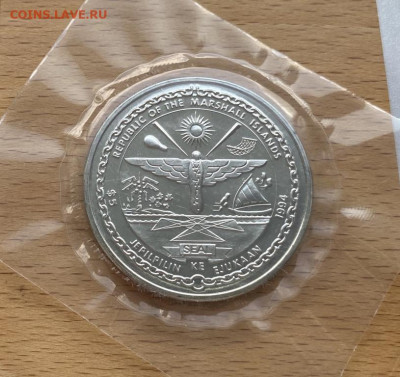 Маршалловы Острова 5 долларов 1994 Футбол Редкая - krona_shajba_marshallovy_ostrova_5_dollarov_1994_chempionat_mira_po_futbolu_sport_futbol_buklet_blister (1)