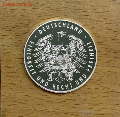 Жетон Медаль Германия Чемпионат Мира Футбол 2006 Кубок FIFA - zheton_medal_germanija_chempionat_mira_futbol_2006_kubok_fifa_fifa_pruf_proof_sport_krona_shajba (1)