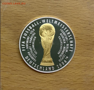Жетон Медаль Германия Чемпионат Мира Футбол 2006 Кубок FIFA - zheton_medal_germanija_chempionat_mira_futbol_2006_kubok_fifa_fifa_pruf_proof_sport_krona_shajba