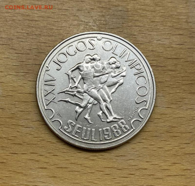 Крона Шайба Португалия 250 эскудо 1988 Олимпиада Сеул - krona_shajba_portugalija_250_eskudo_1988_letnie_olimpijskie_igry_seul_olimpiada_sport