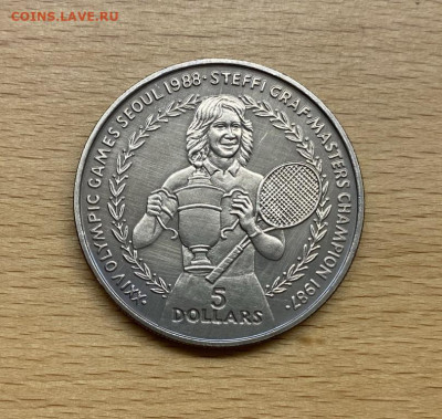 Крона Шайба Ниуэ 5$ долларов 1988 Олимпийские Игры Сеул Тенн - krona_shajba_niue_5_dollarov_1988_olimpijskie_igry_seul_tennis_shteffi_graf_kubok_sport
