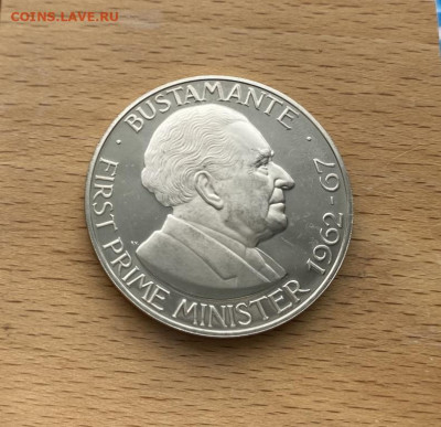 Шайба Ямайка 1$ доллар 1976 Бустаманте Александр премьер-мин - krona_shajba_jamajka_1_dollar_1976_bustamante_aleksandr_premer_ministr_nacionalnyj_geroj
