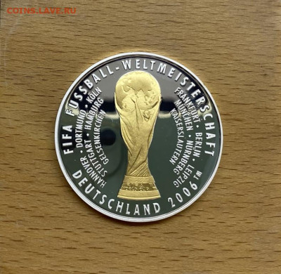 Жетон Медаль Германия Чемпионат Мира Футбол 2006 Кубок FIFA - zheton_medal_germanija_chempionat_mira_futbol_2006_kubok_fifa_fifa_pruf_proof_sport_krona_shajba (4)