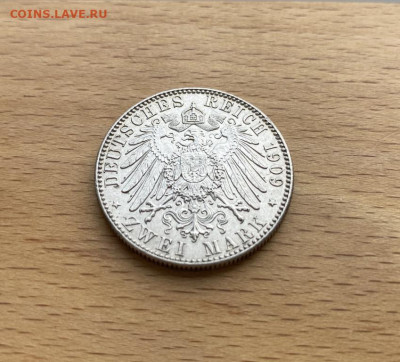 Саксония 2 марки 1909 Лейпцигский университет 500 лет - saksonija_2_marki_1909_lejpcigskij_universitet_500_let_xf_aunc_germanskaja_imperija_germanija_serebro (1)