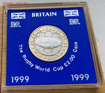 биметалл Великобритания 2 фунта 1999 Чемпионат мира по регби - bimetall_velikobritanija_2_funta_1999_chempionat_mira_po_regbi_pamjatnaja_korobka_sport