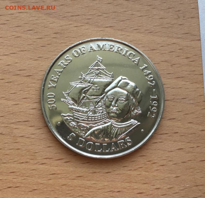 Шайба Острова Кука 5$ долларов 1991 500 лет открытию Америки - krona_shajba_ostrova_kuka_5_dollarov_1991_500_let_otkrytiju_ameriki_khristofor_kolumb_korabl_parusnik