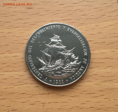 Доминикана 1 песо 1988 500 лет открытию и евангелизации Амер - kpd_dominikana_1_peso_1988_500_let_otkrytiju_i_evangelizacii_ameriki_konvert_pervogo_dnja_marka_buklet