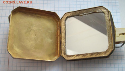 Пудреница с эмалью - П13