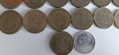 10 рублей полный раскол 19 шт. до 05.11.25 22:00 мск - 20251101_132748