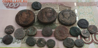 24 уставших античных медных монеты - 5