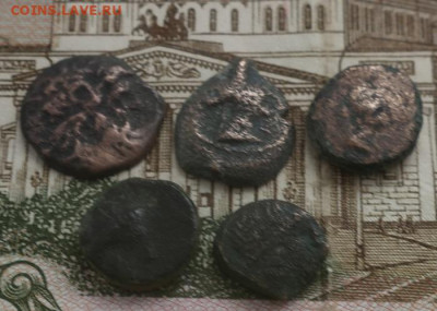 24 уставших античных медных монеты - 2