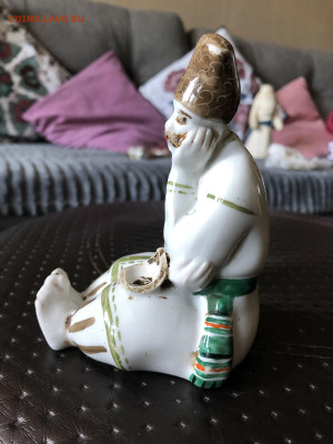 Фарфоровая статуэтка. - 2