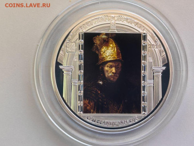 О-ва Кука 20дол 2010 Мужчина в золотом шлеме Рембрандт Ag999 - Х 2010 Шлем коробка-1