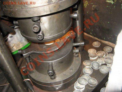 Доллар Моргана 1921 США - chinese_counterfeiters_coin_press