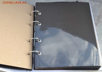 Альбом на кольцах с листами для значков - Значки с лист.-3