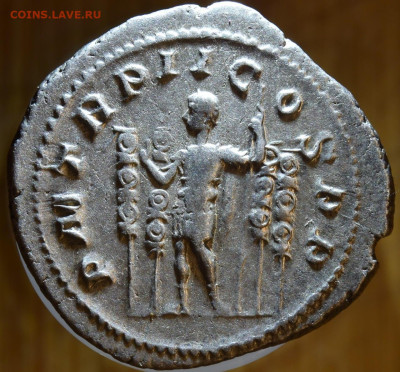 Необычный денарий Максимина Фракийца. Атрибуция - photo_2026-02-23_01-13-05